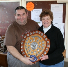 SB Winner Chris Morris (L)